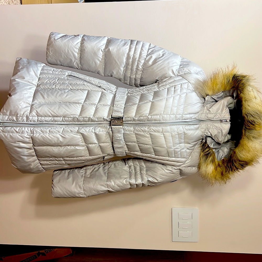 GUESS belted padded jacket in gray.